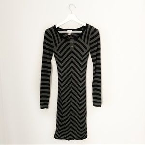 Dynamite Robe Raye Directional Stripe Dress